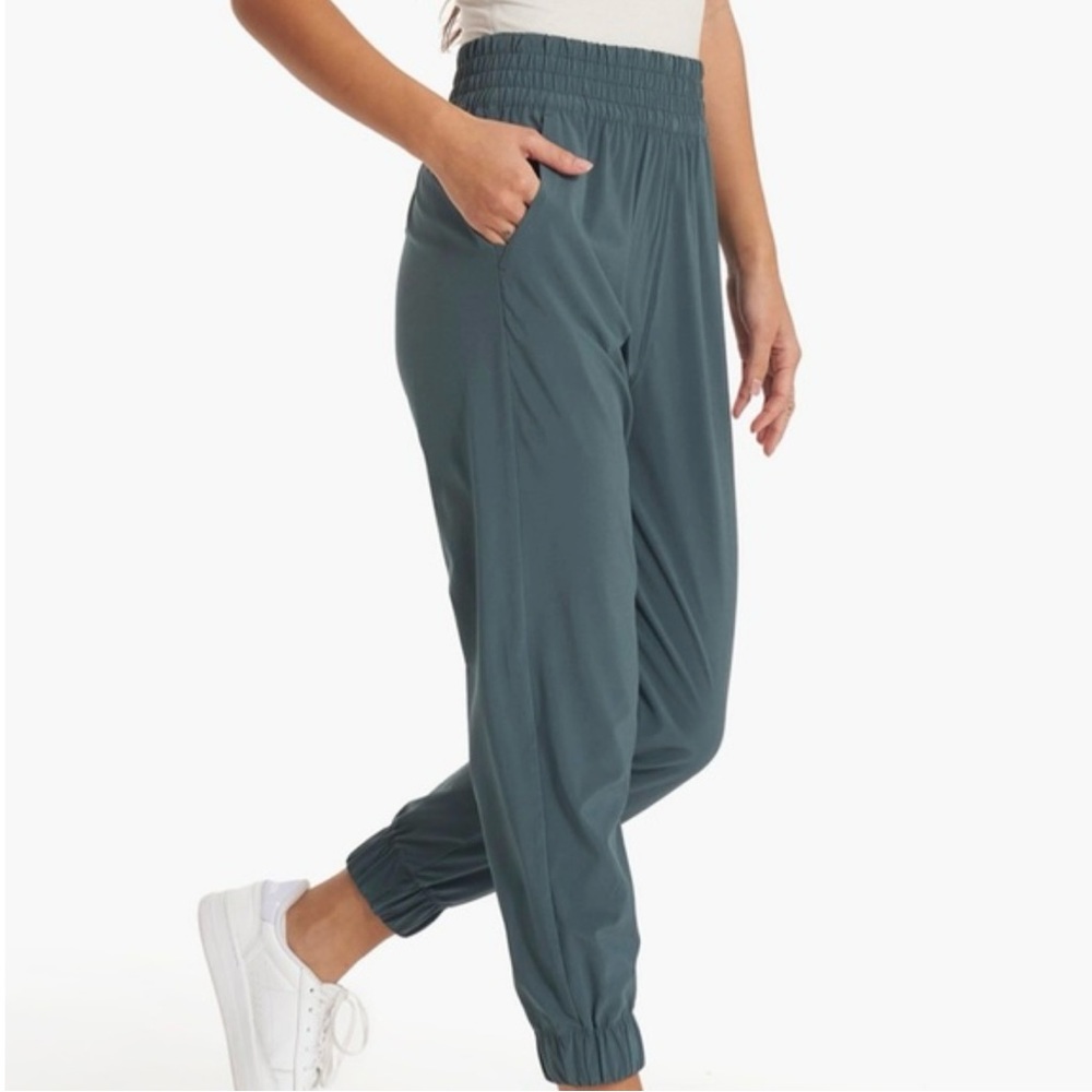 Vuori villa jogger in stone